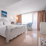 Sunrise Hotel Venus